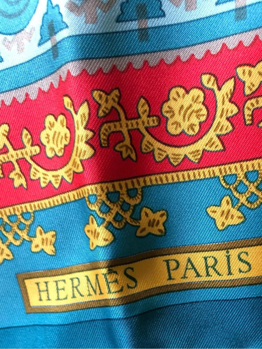 Hermes Brins d’or 90 cm silk scarf